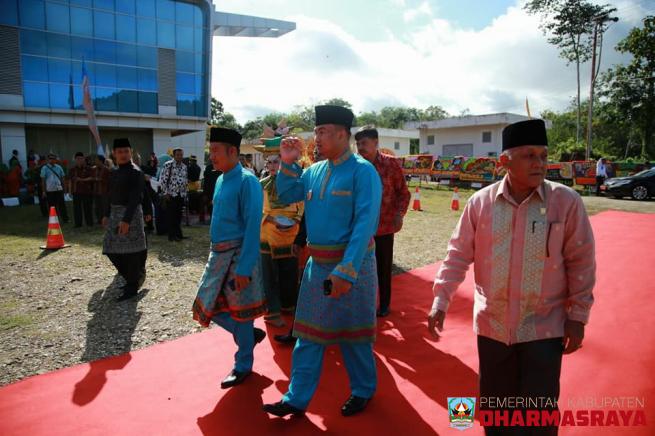Bupati dan Wakil Bupati Kompak Hadiri Milad Sijunjung ke 69