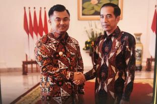 Bersalaman dengan Presiden Jokowi